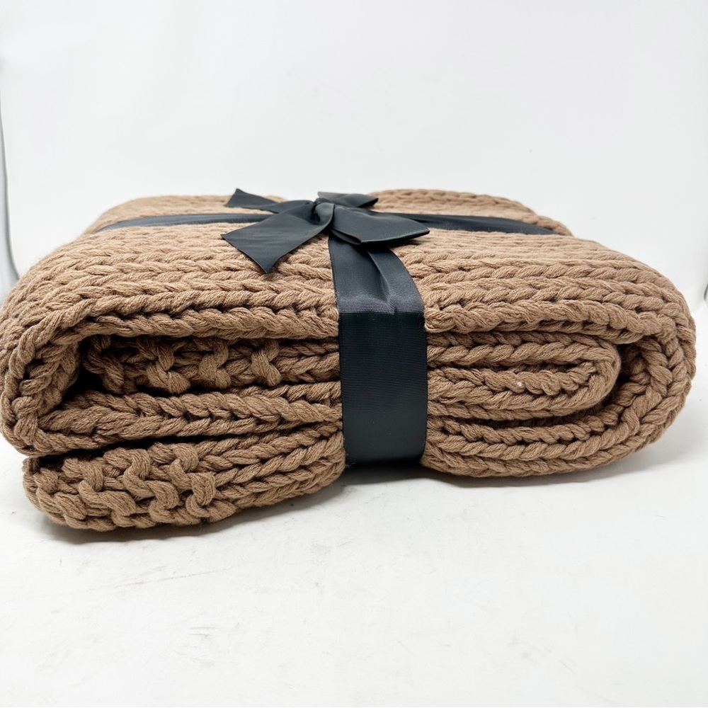 FRYE Chunky Knit Throw Blanket Mocha Brown NWT - Picture 2 of 5